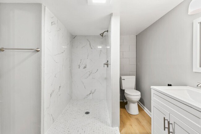 Building Photo - 7215 S 41st Ave