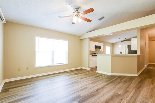 Building Photo - 3277 Bellingham Dr
