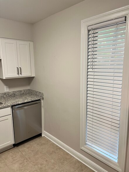 Renovated kitchen - 4820 Hampden Ln