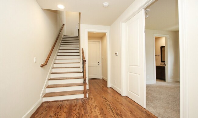 Building Photo - 2707 Cohn Garden Ln