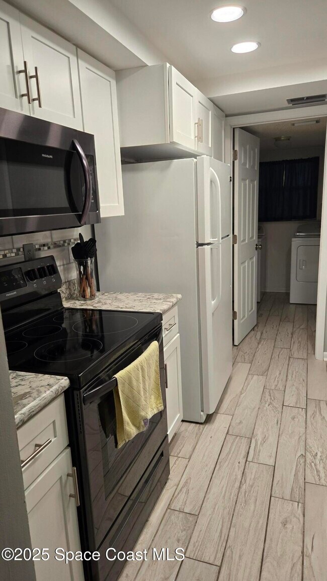 Building Photo - 2578 Demaret Dr