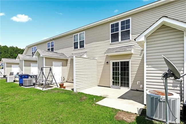 Building Photo - 142 Collinwood Dr