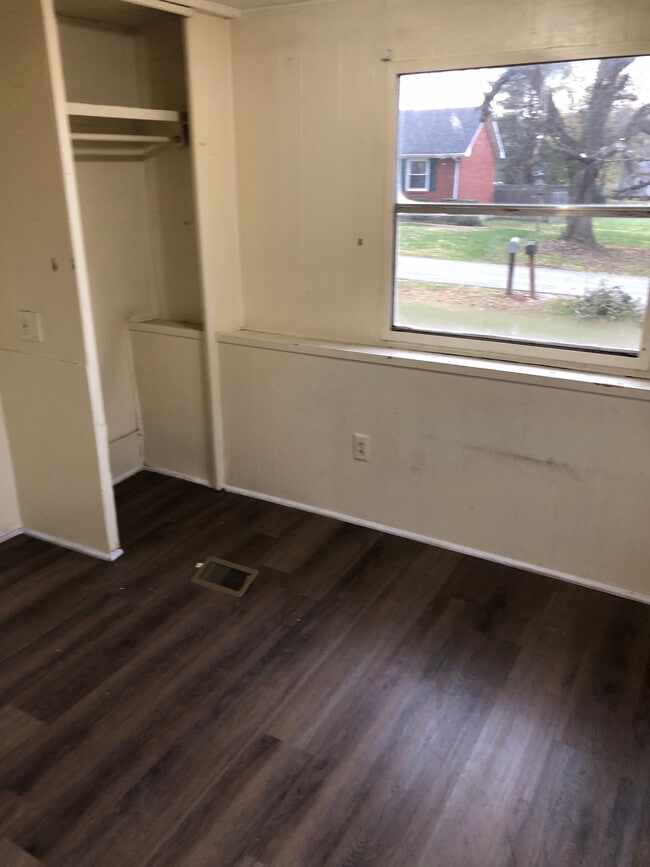 Building Photo - 126 Cleo Dr