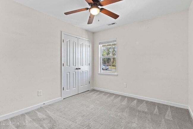 Building Photo - Charming Home in Woodbury Farms