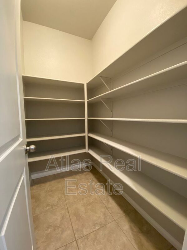 Building Photo - 10455 Skye Knoll Ave