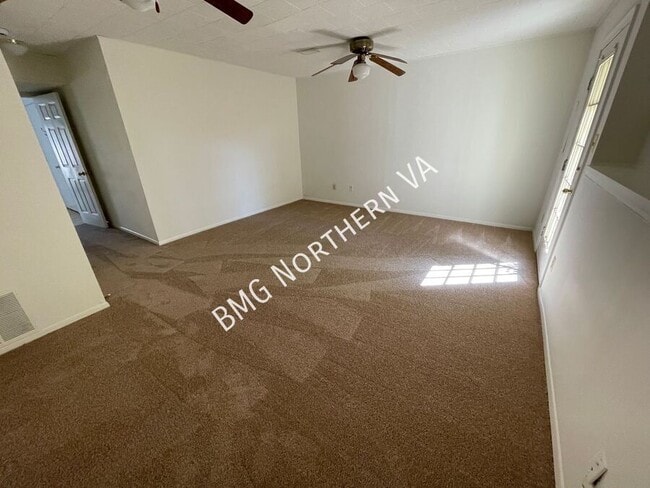 Building Photo - 865 Tall Oaks Square