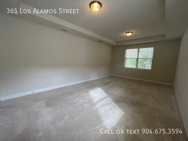 Building Photo - 365 Los Alamos St