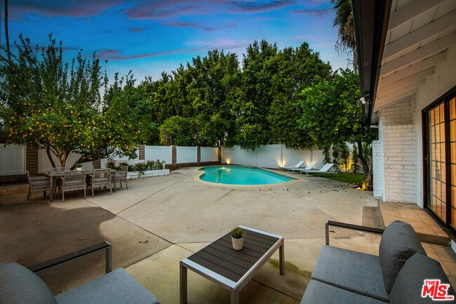 Building Photo - 16517 Hartsook St