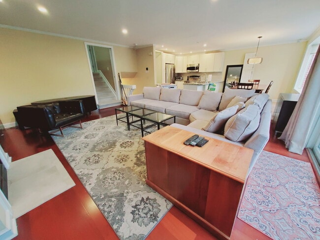 Building Photo - 101 Grove St