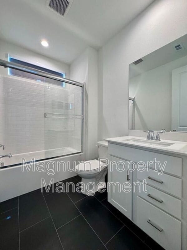 Building Photo - 25061 River Peak Dr