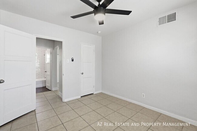 Building Photo - 1040 N 16th St