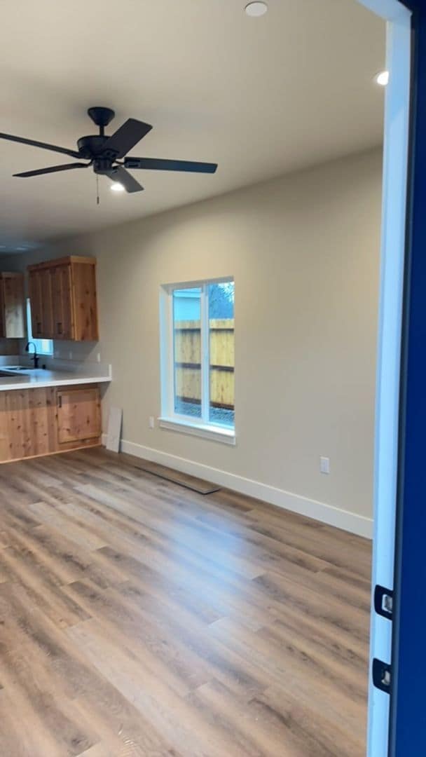 Building Photo - 101 E Lindo Ave