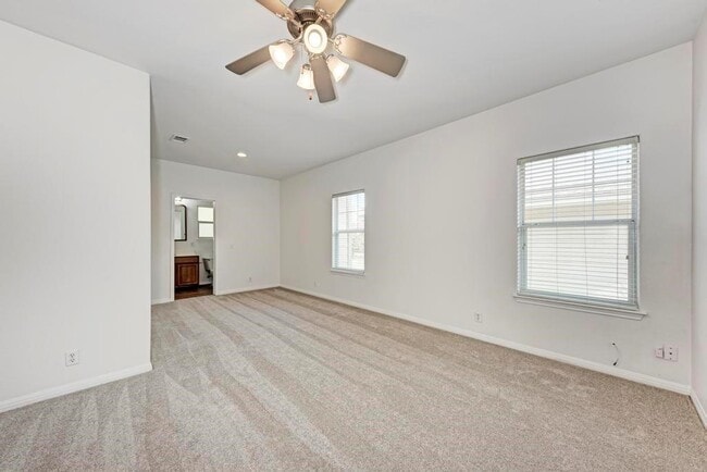 Building Photo - 1906 W 42nd St