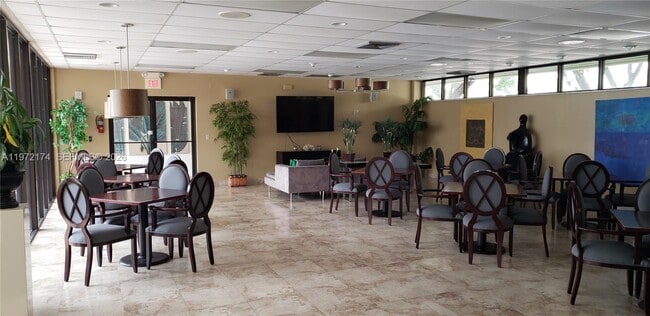 Building Photo - 1901 N Ocean Blvd