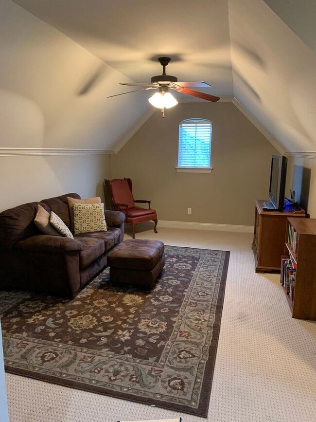 Building Photo - Rental in Gated Community