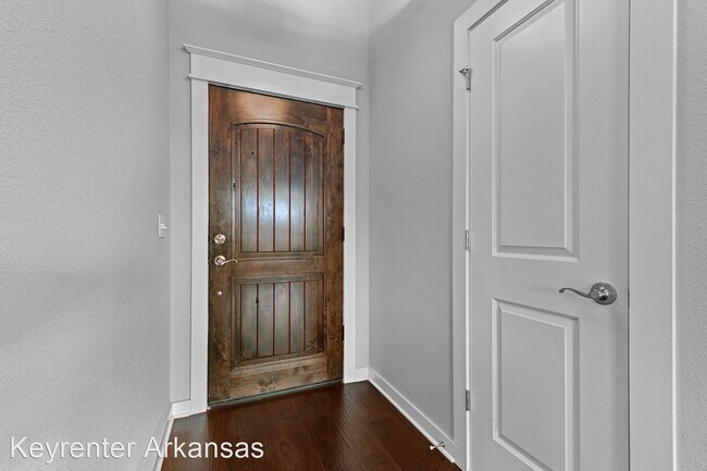 Building Photo - 4 br, 2 bath House - 206 Monroe St