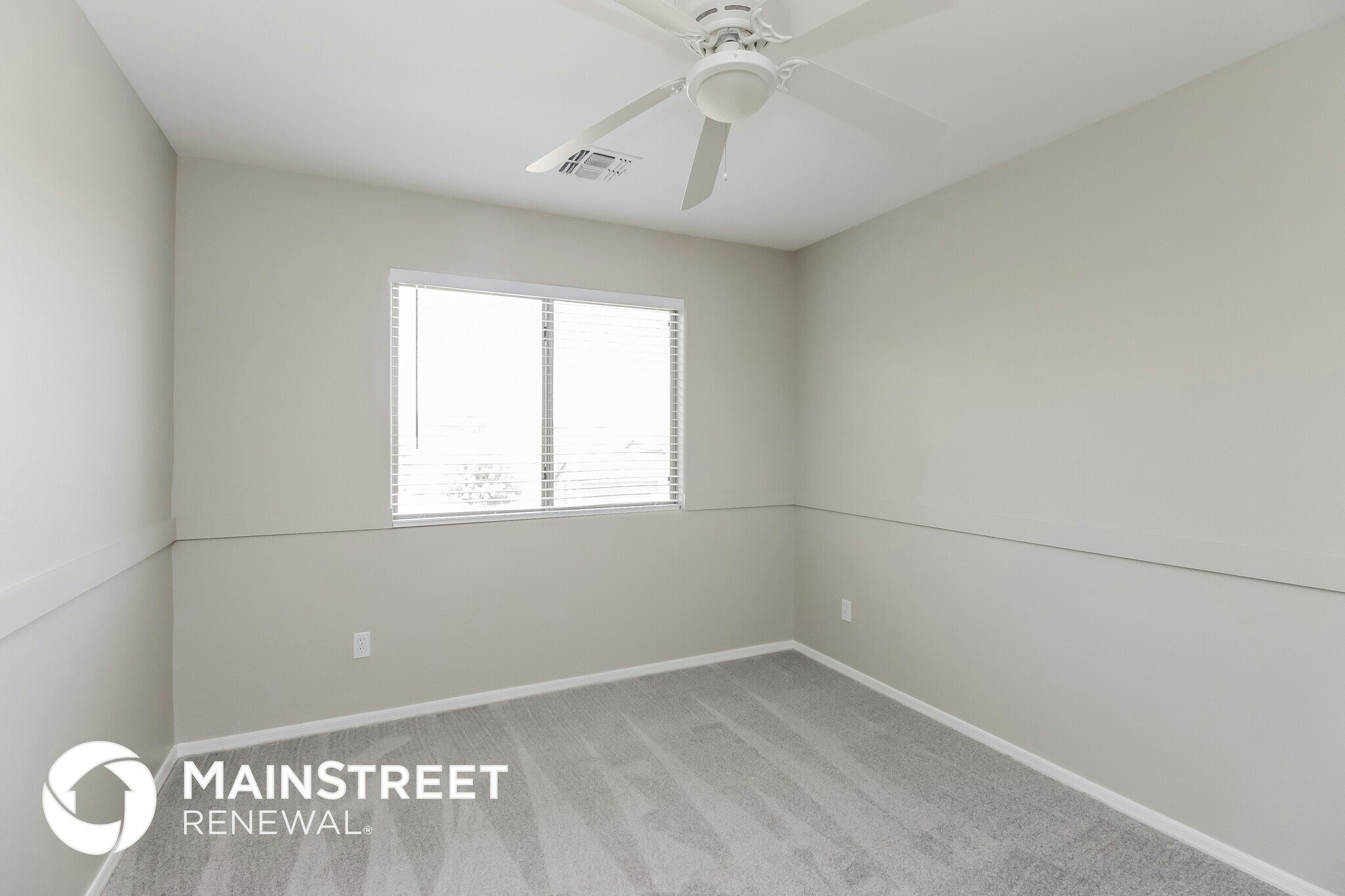 Building Photo - 7019 S 43rd Dr