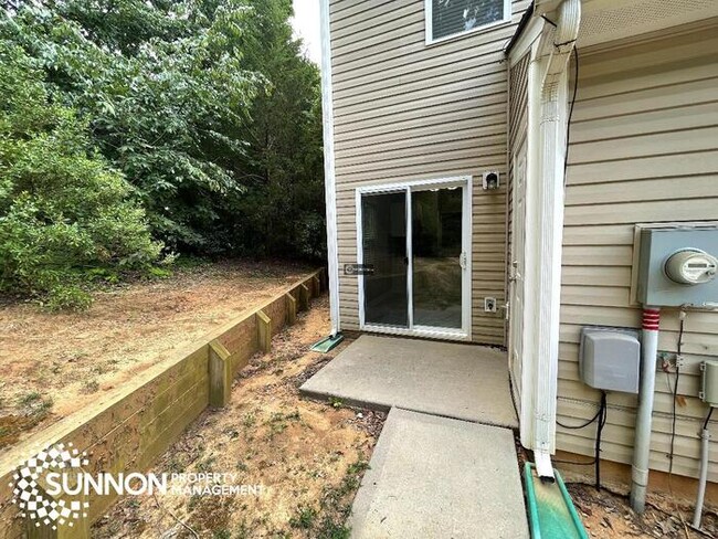 Building Photo - 2 Bed, 2.5 Bath Townhome in Prosperity Place!