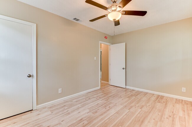 Building Photo - 2832 Cornelia Rd