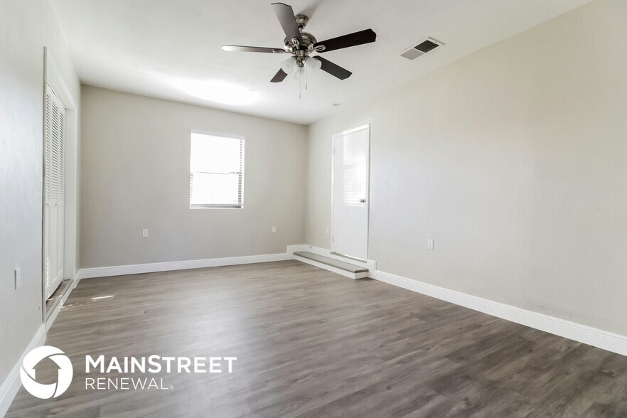 Building Photo - 1517 Gold Terrace