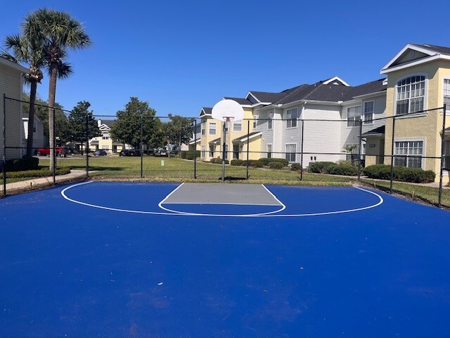 Building Photo - Club at Danforth