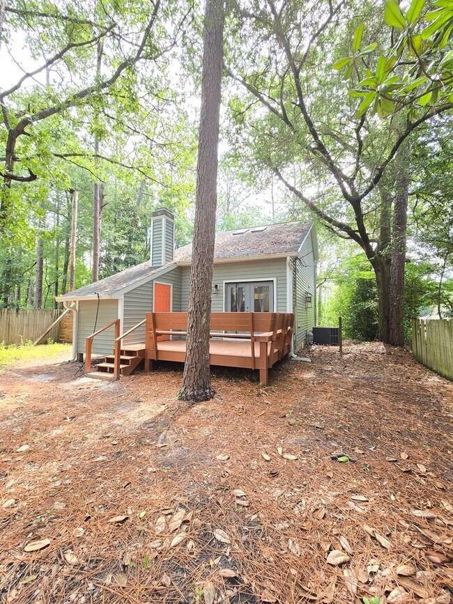 Building Photo - Located in desirable College Acres/Hillsdale area of Wilmington