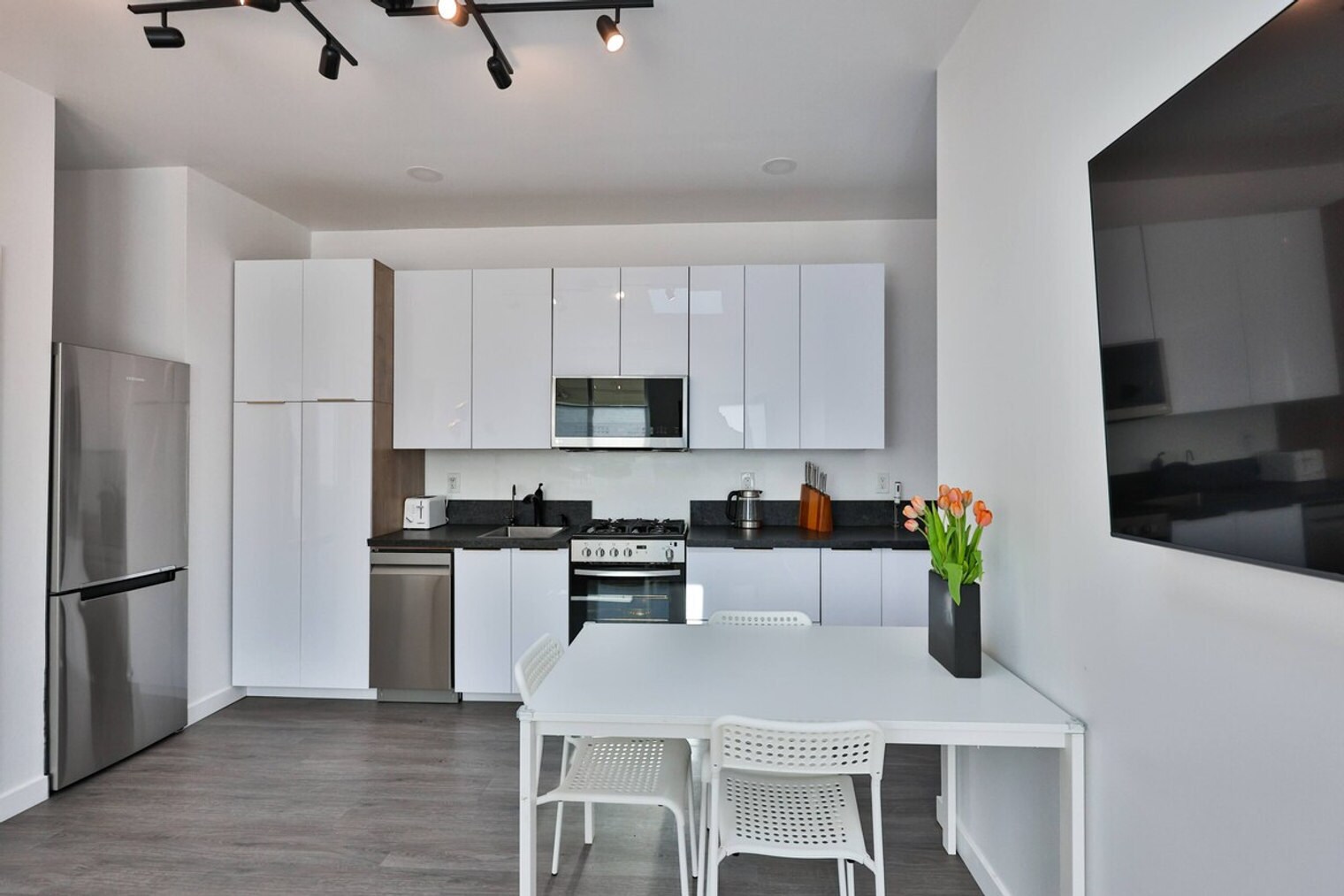 Building Photo - 5019 Hawley Blvd