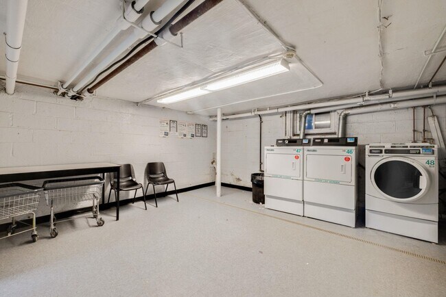 Building Photo - 25 Hastings Ave