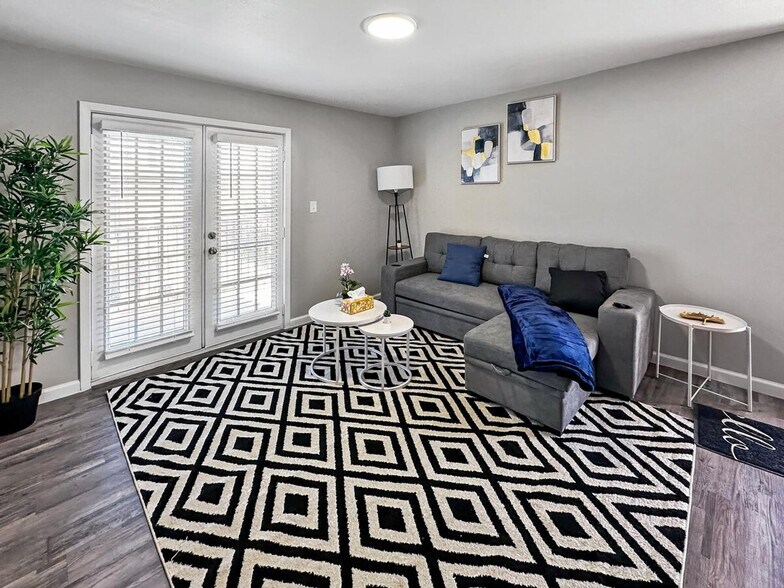 Building Photo - 16951 Addison Rd