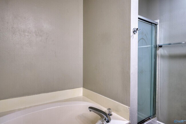 Building Photo - 110 Wildweed Ct