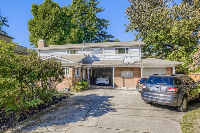 Primary Photo - Bitter Lake Home