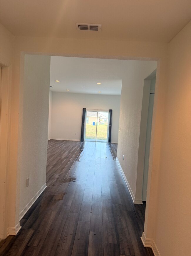 Building Photo - 281 Arbuthnot St