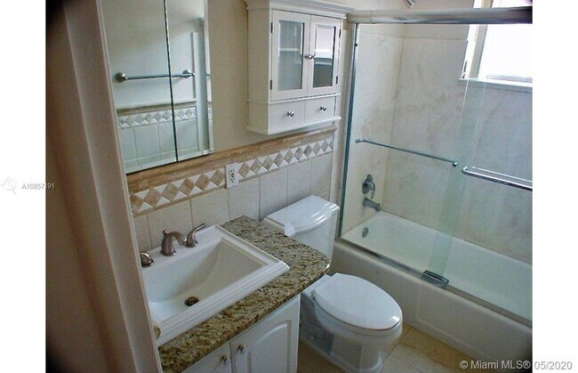Building Photo - 1017 SW 12th Ct