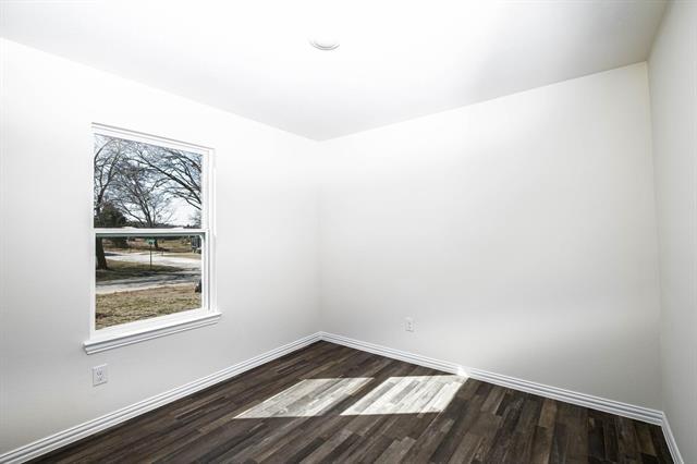 Building Photo - 701 E Hanna St