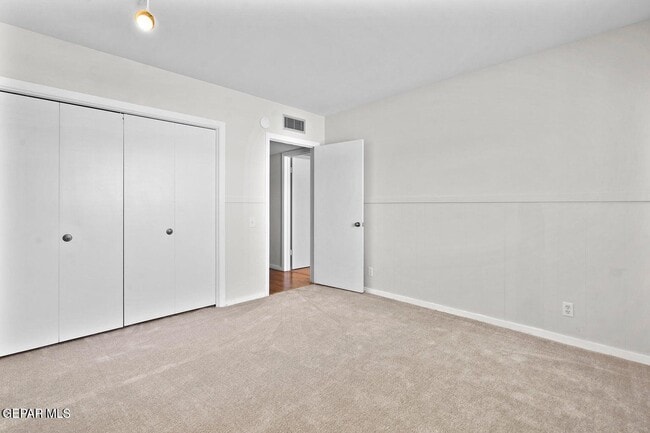 Building Photo - 528 Stonebluff Rd