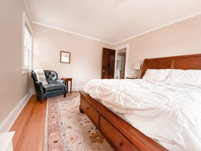 Building Photo - Short-Term Single Family Home Rental - Desirable Neighborhood