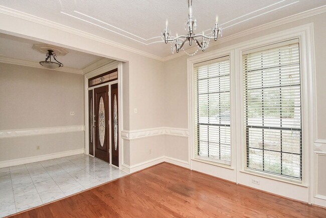 Building Photo - 127 Rush Haven Dr