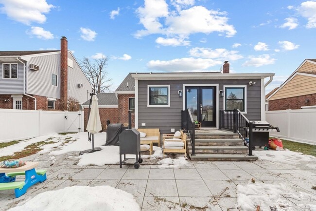 Building Photo - 17-11 Berdan Ave