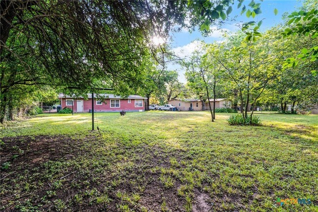 Building Photo - 2052 Gruene Rd