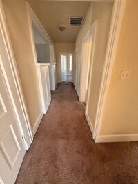 Building Photo - 504 Adams Ave