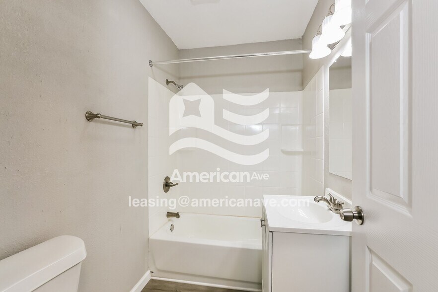 Building Photo - 1413 S Bailey St