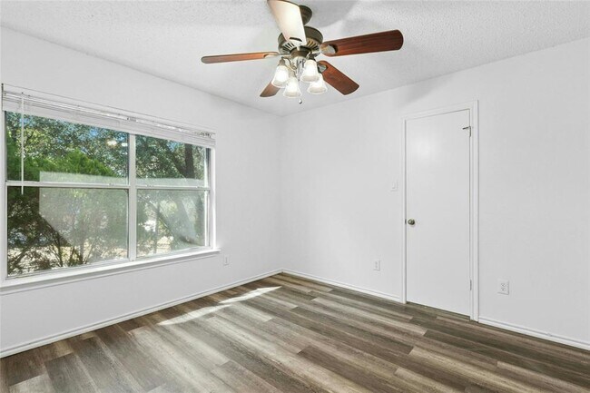 Building Photo - 1614 Alazan Cove