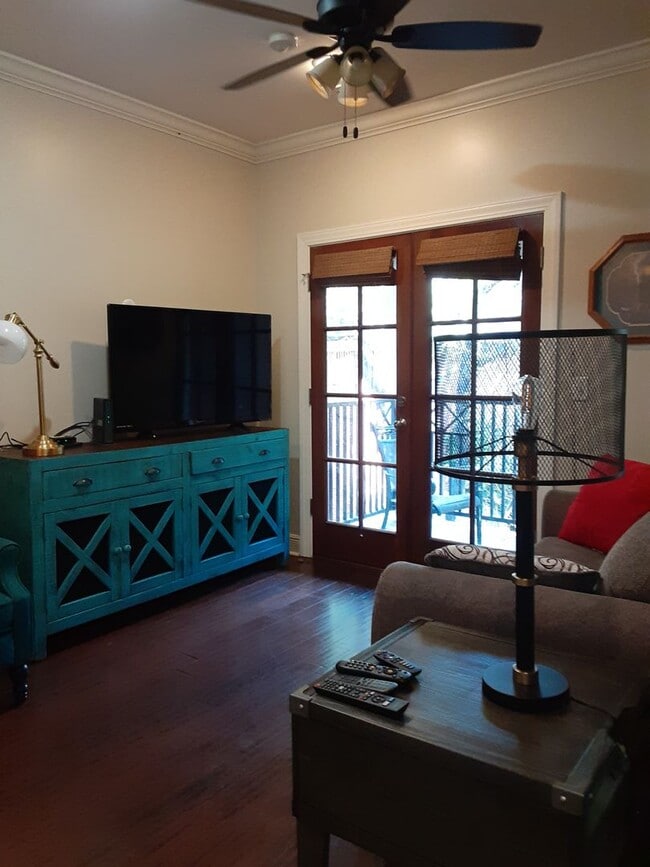 Building Photo - 3 BD/3.5 BR Fully Furnished