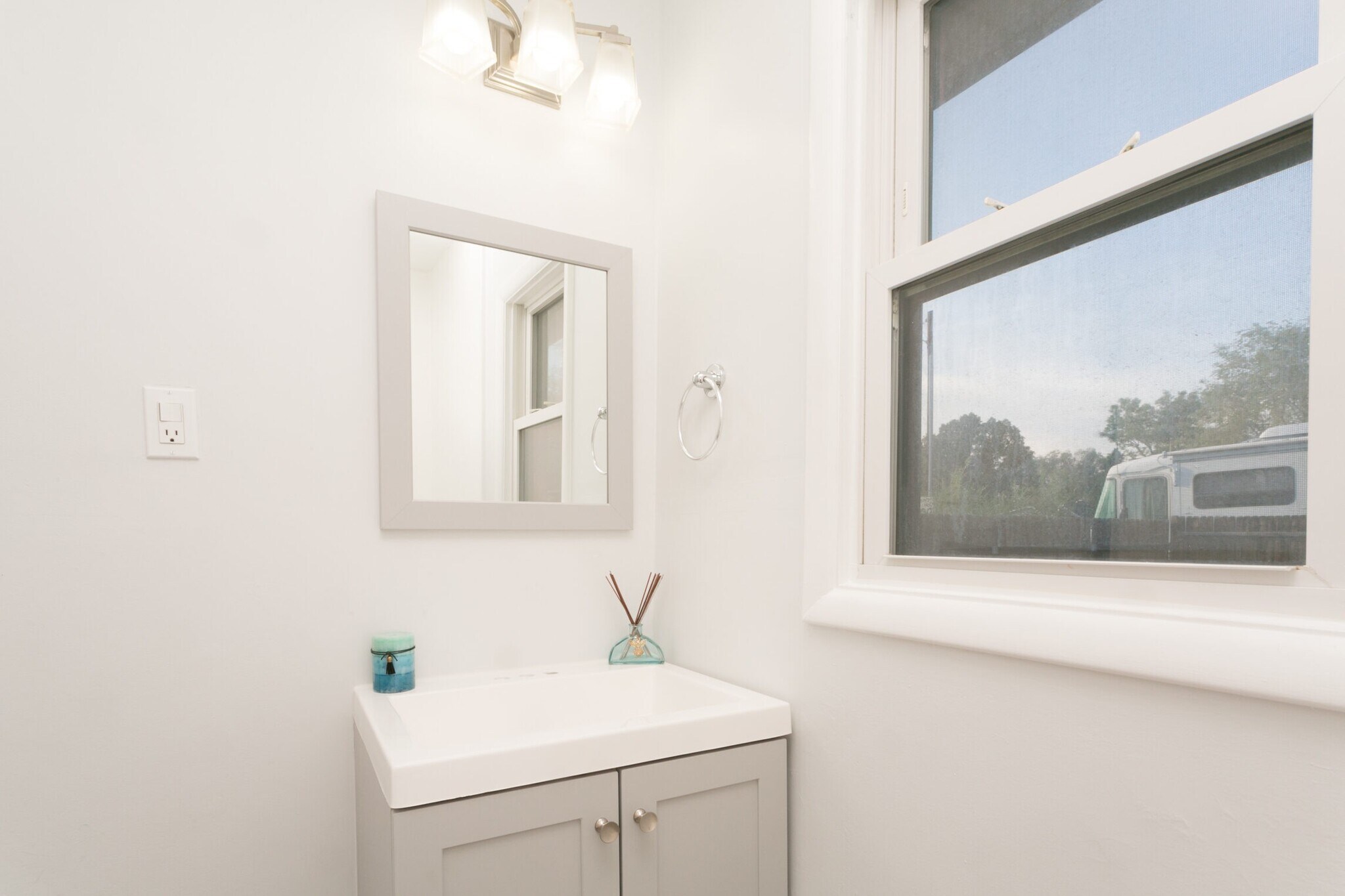 Building Photo - 4898 S Logan St