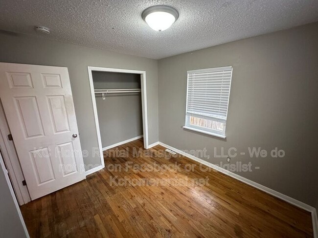 Building Photo - 304 Hill St