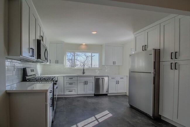 Building Photo - AVAILABLE APRIL 1ST! Do not miss this STUNNING 3-bedroom in Penn Hills!