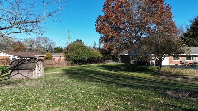 Building Photo - Spacious 3-Bedroom Home in Beavercreek