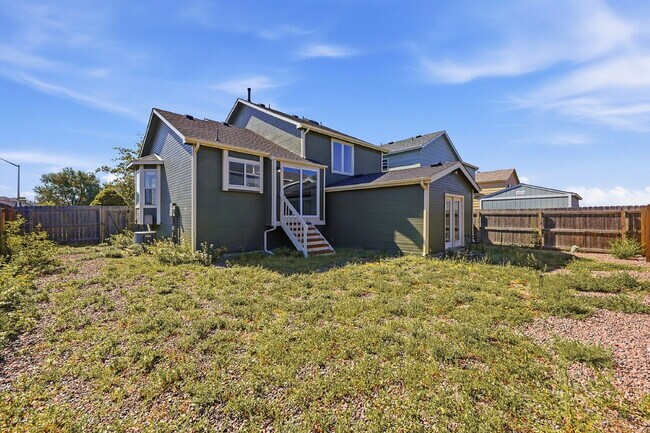 Building Photo - $2,145.95, 3-bed, 2.5-bath located in Colorado Springs with a large backyard