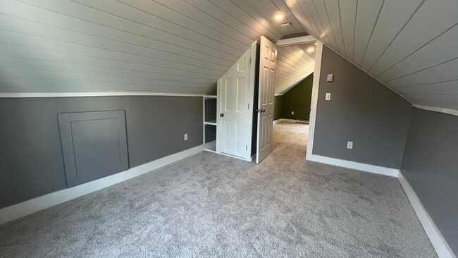 Building Photo - Lovely 3 Bedroom New Englander in Wonderfu...