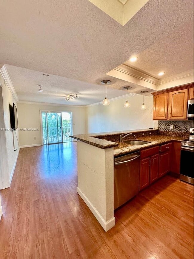 Building Photo - 151 NE 16th Ave